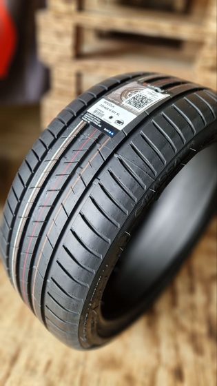 LASSA 235/40/18 95Y REVOLA XL