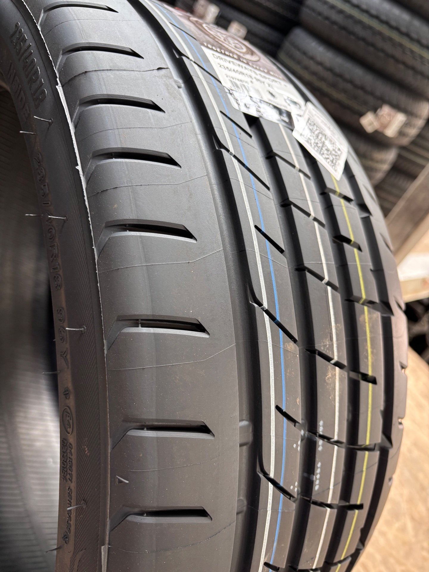 LASSA 235/40/18 95Y XL DRIVEWAYS SPORT +