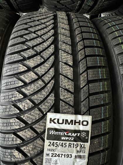Kumho 245/40/19 98V WINTERCRAFT WP72 перед