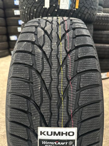 Kumho 235/45/18 98T WinterCraft Ice WI51