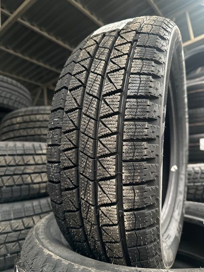 ROYALBLACK 185/55/15 82S RoyalIce