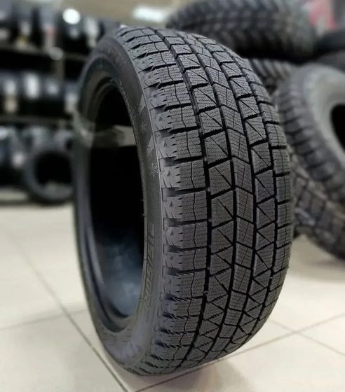 Royal Black 195/50/15 82S Royal Ice