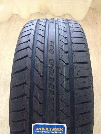 MAXTREK 215/35/18 84W MAXIMUS M1