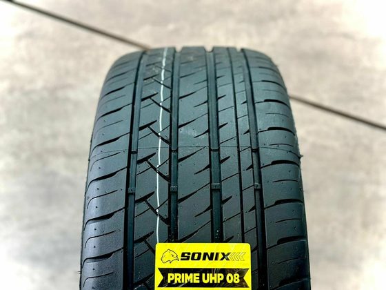 SONIX 215/45/16 90V Prime UHP 08