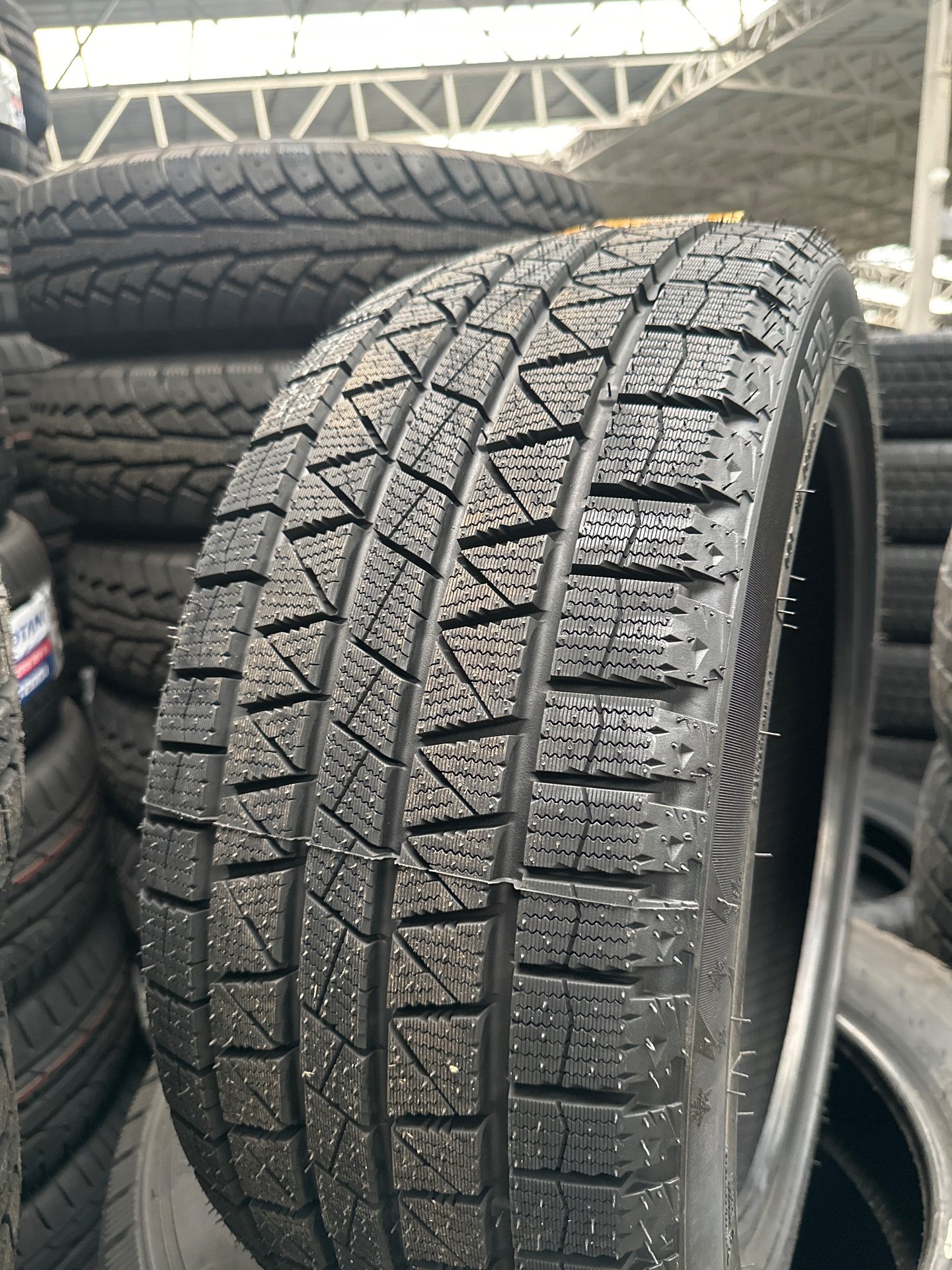 Aplus 225/45/17 94S A506 XL