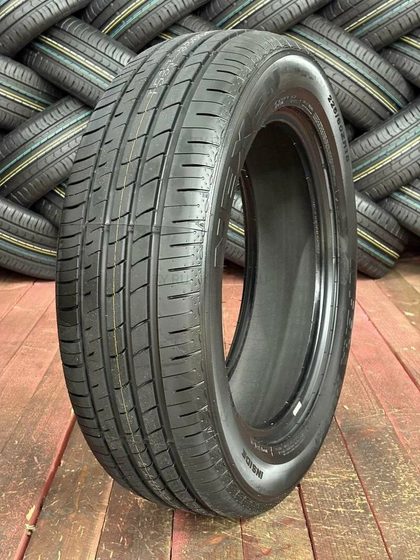 Nexen 235/60/18 103W N'Fera RU1