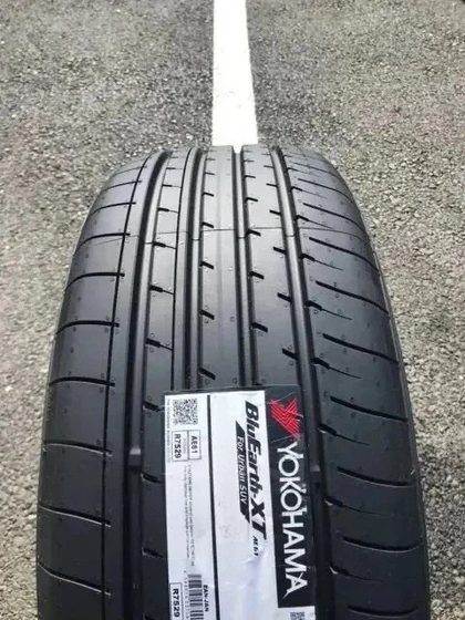 Yokohama 215/70/16 100H BluEarth-XT AE61