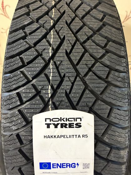 Nokian Tyres 245/40/18 97T Hakkapeliita R5 XL