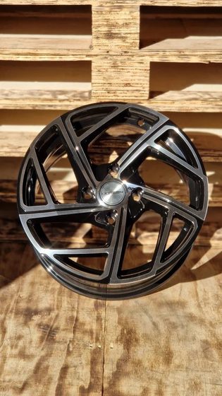 Stuttgart 7.0*16 4/114.3 ET35 d56.6 XN-388 Black Polish