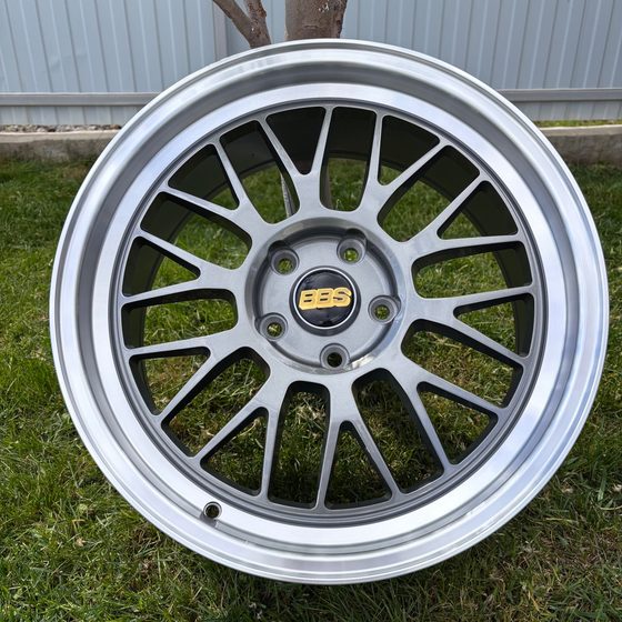 Stuttgart 8.0*18 5/114.3 ET40 D67.1 ANZ-0565 Ligt Grey ML