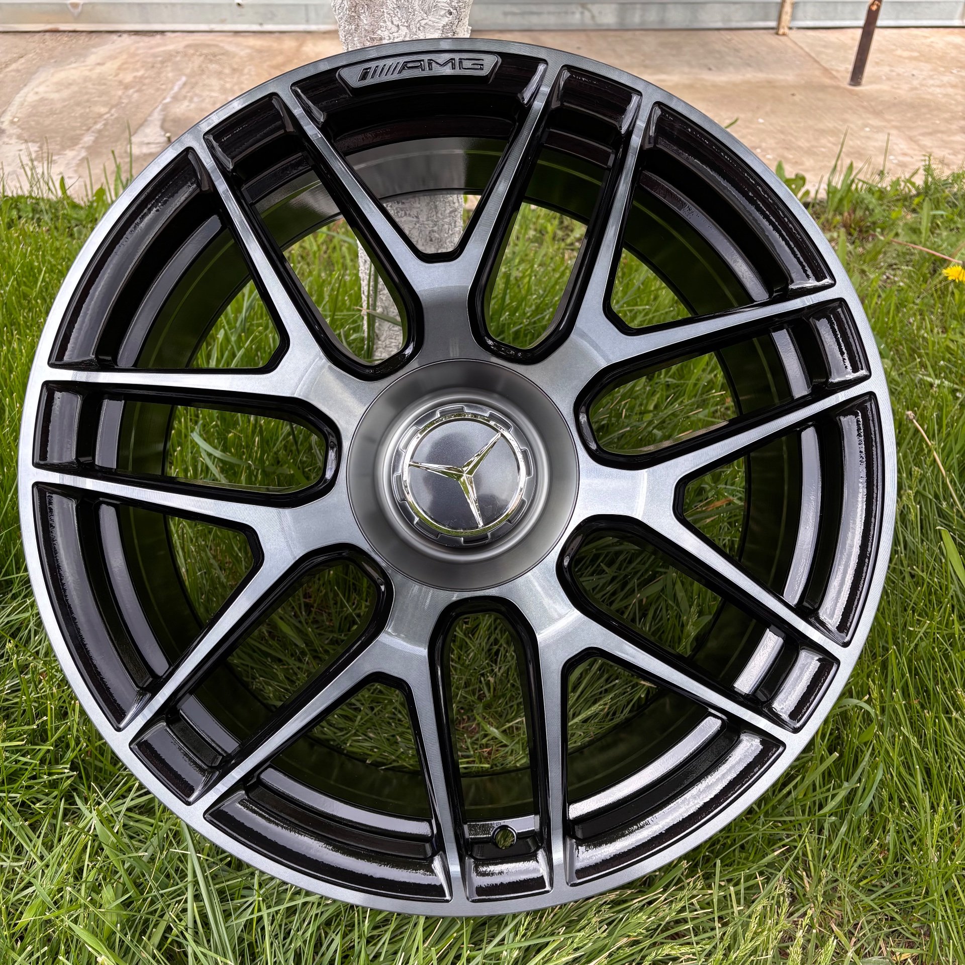 Stuttgart 9.5*20 5/112 ET38 d66.6 REPLICA XN-762B(R) BMF Black Varnish