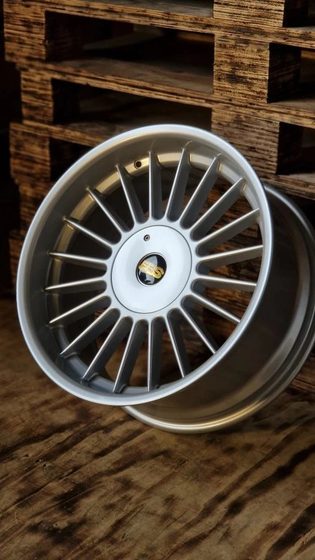 Stuttgart 8.5*18 5/120 ET13 d74.1 CW-8332 S