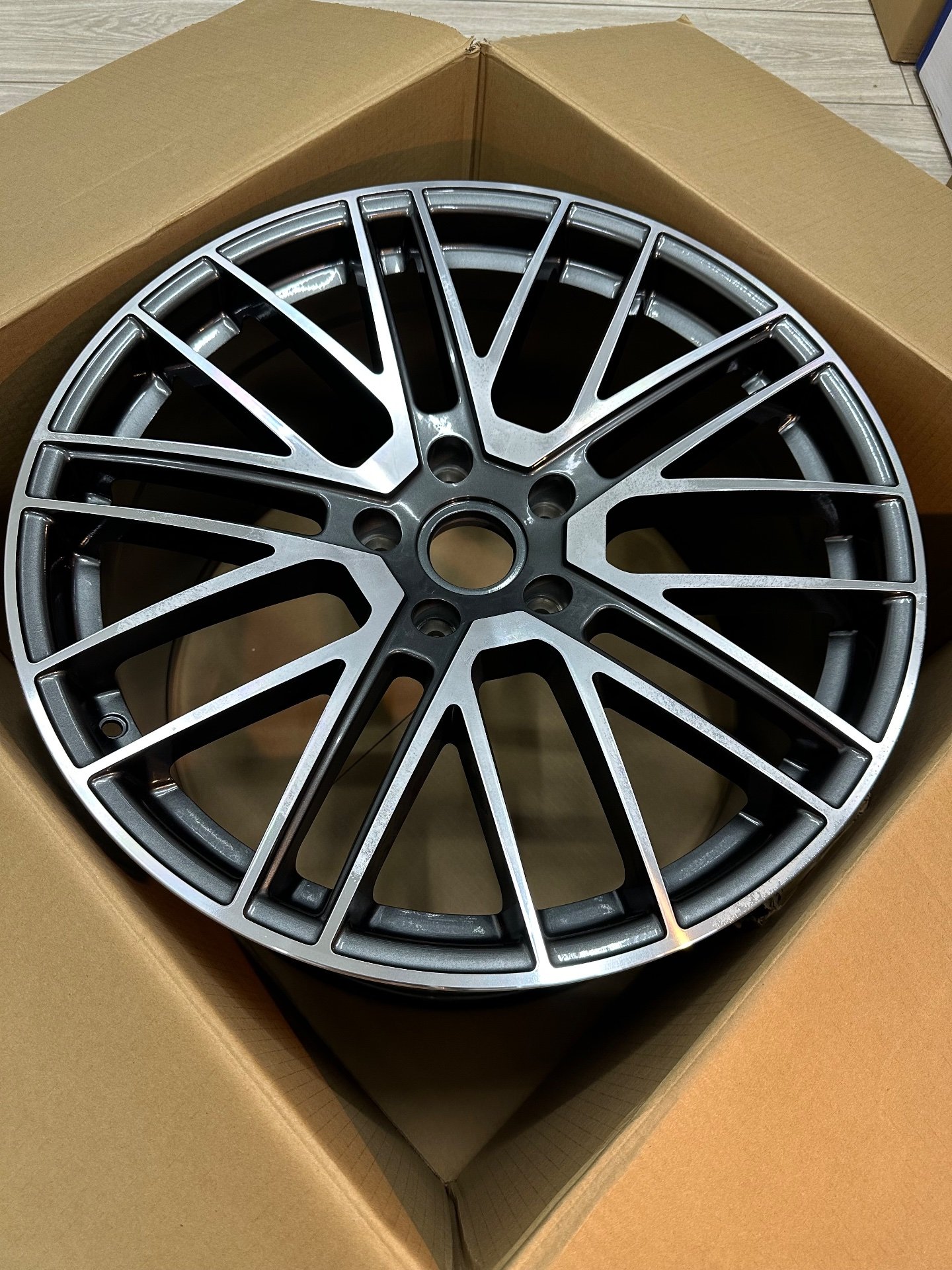 ADY Wheels 9.5*21 5/130 ET61 D71.6 H3084F (Porsche) GMMF (Gun Metal Machine Face)